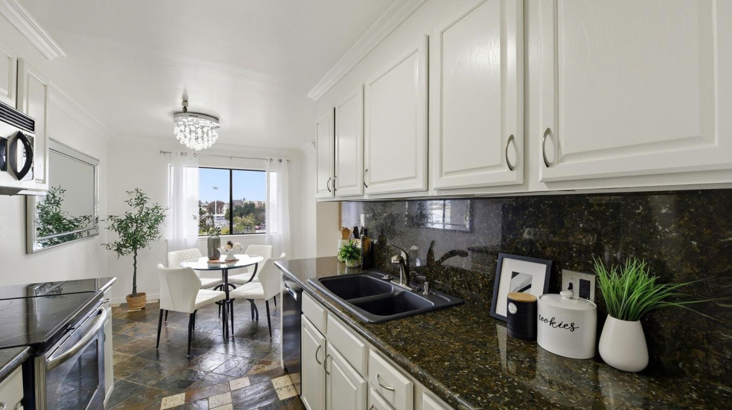 Detail Gallery Image 6 of 29 For 400 Ortega Ave #313,  Mountain View,  CA 94040 - 2 Beds | 1 Baths