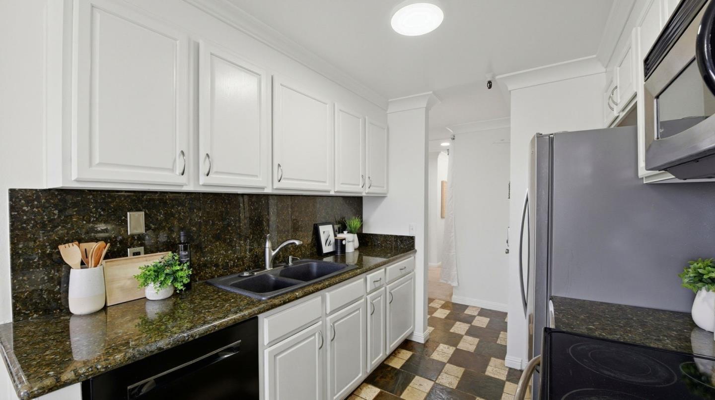 Detail Gallery Image 8 of 29 For 400 Ortega Ave #313,  Mountain View,  CA 94040 - 2 Beds | 1 Baths