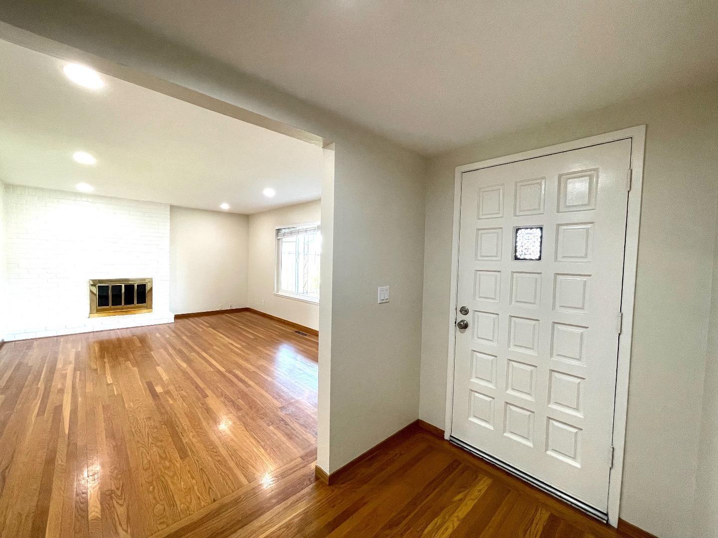 Detail Gallery Image 7 of 22 For 4876 Springdale Dr, San Jose,  CA 95129 - 3 Beds | 2 Baths