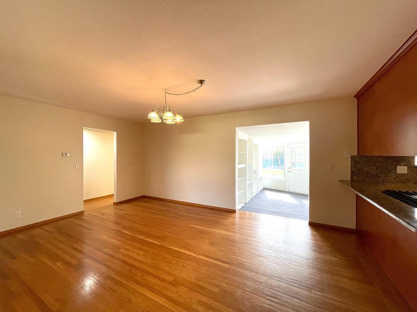 Detail Gallery Image 8 of 22 For 4876 Springdale Dr, San Jose,  CA 95129 - 3 Beds | 2 Baths