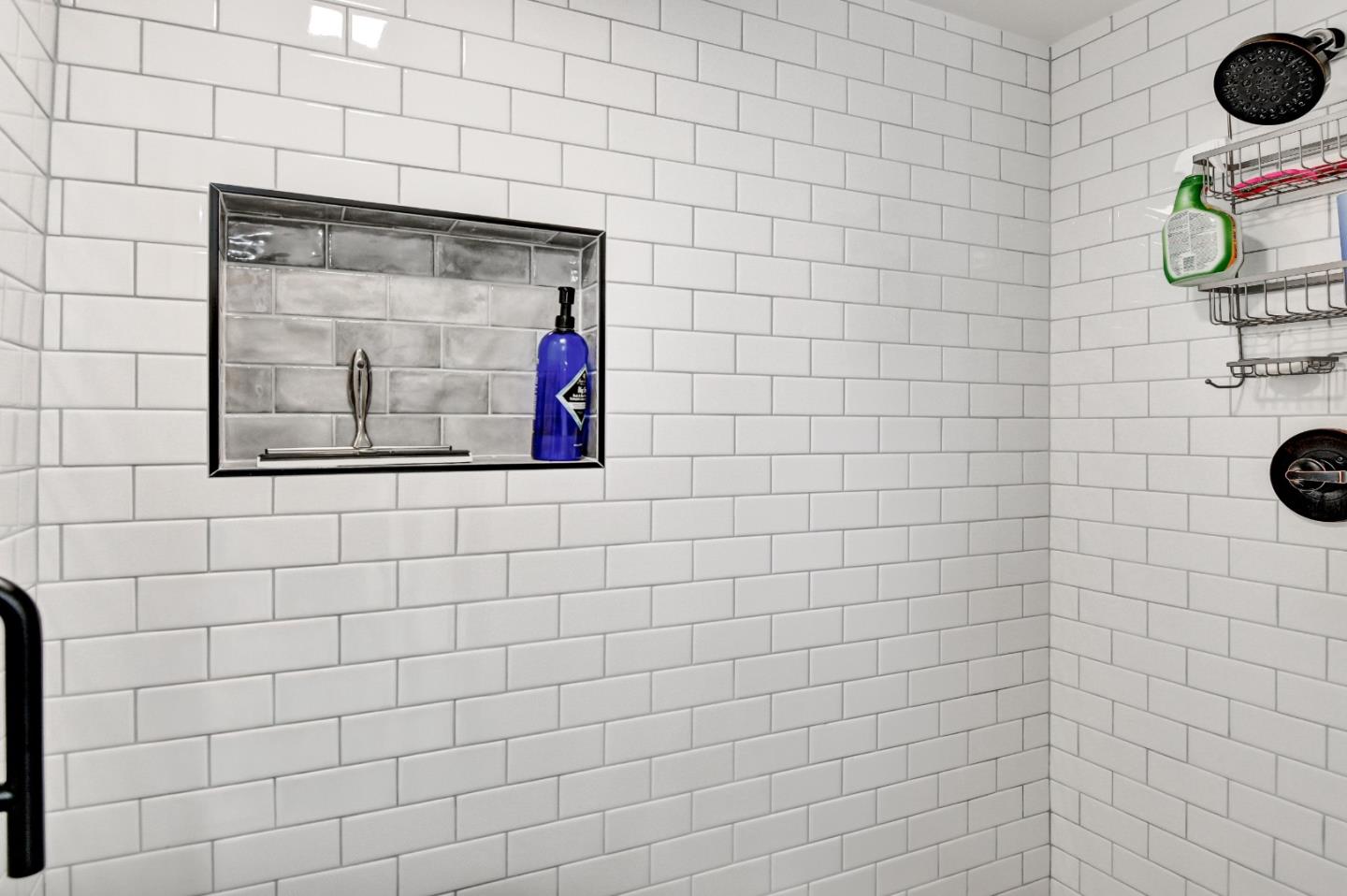 Detail Gallery Image 12 of 56 For 2323 Mastlands Dr, Oakland,  CA 94611 - 5 Beds | 4/1 Baths