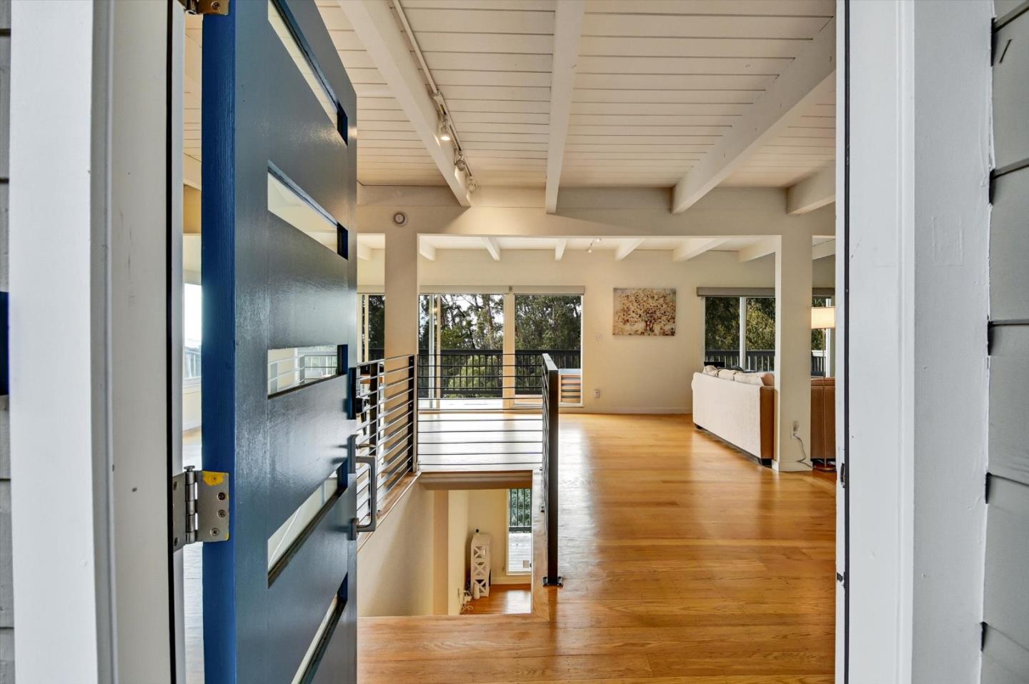 Detail Gallery Image 2 of 56 For 2323 Mastlands Dr, Oakland,  CA 94611 - 5 Beds | 4/1 Baths