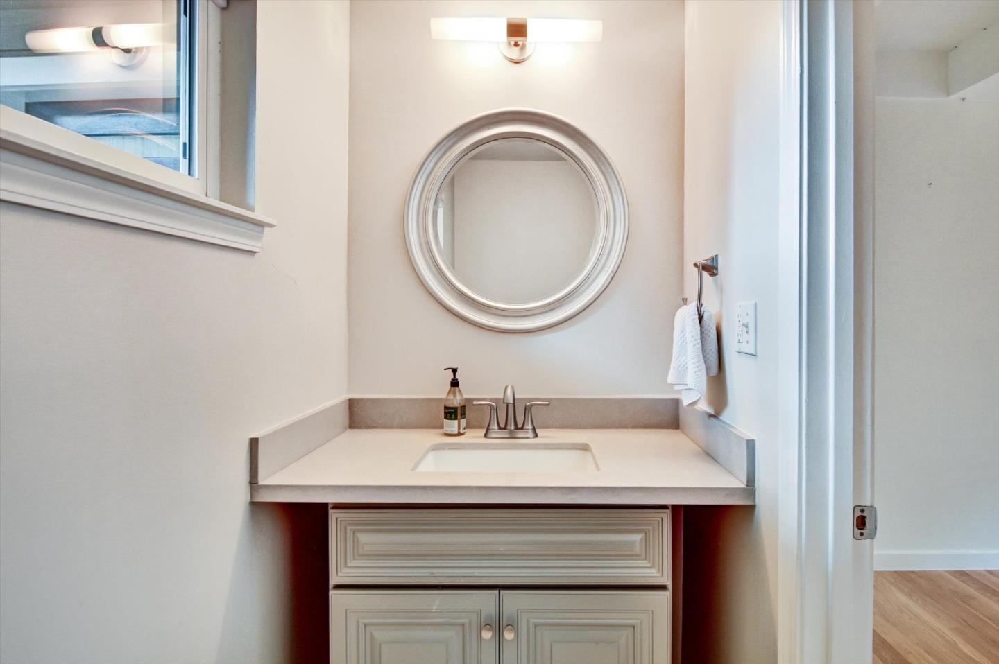 Detail Gallery Image 24 of 56 For 2323 Mastlands Dr, Oakland,  CA 94611 - 5 Beds | 4/1 Baths