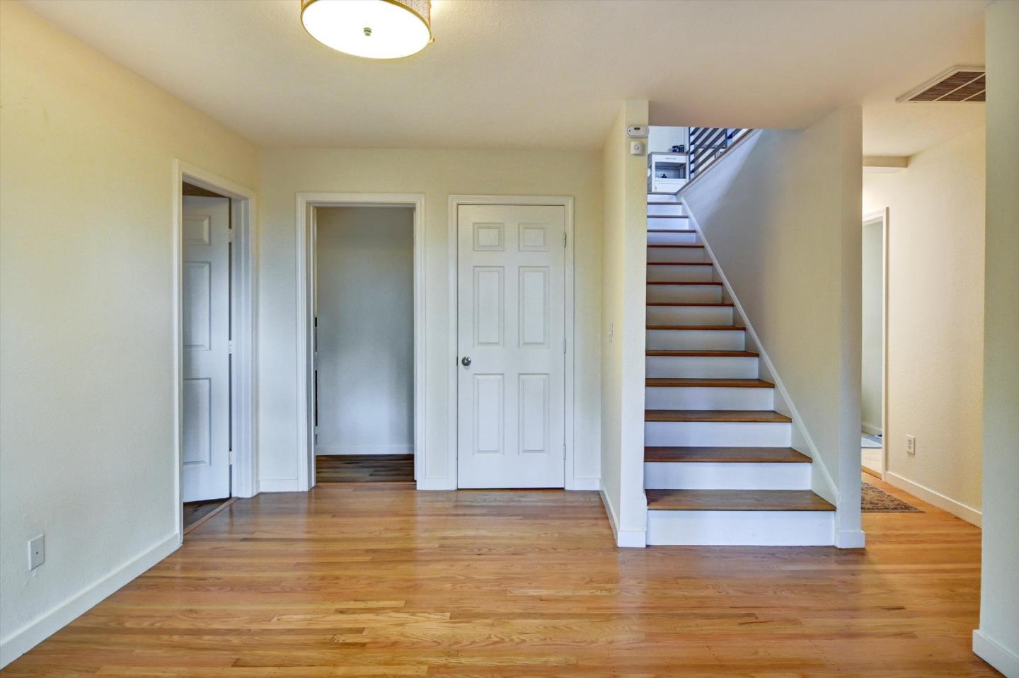 Detail Gallery Image 25 of 56 For 2323 Mastlands Dr, Oakland,  CA 94611 - 5 Beds | 4/1 Baths