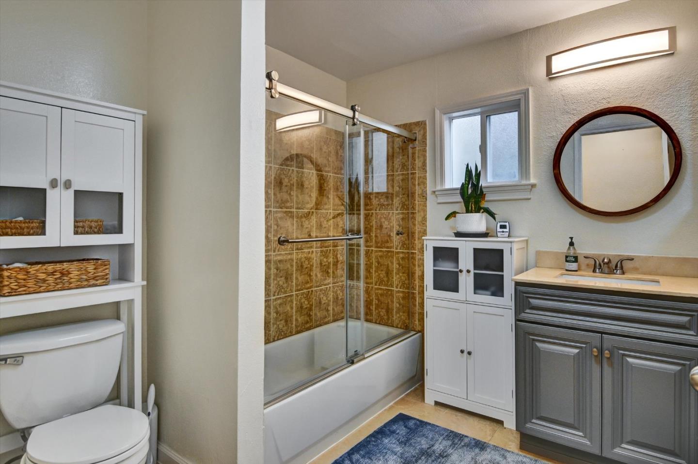 Detail Gallery Image 39 of 56 For 2323 Mastlands Dr, Oakland,  CA 94611 - 5 Beds | 4/1 Baths