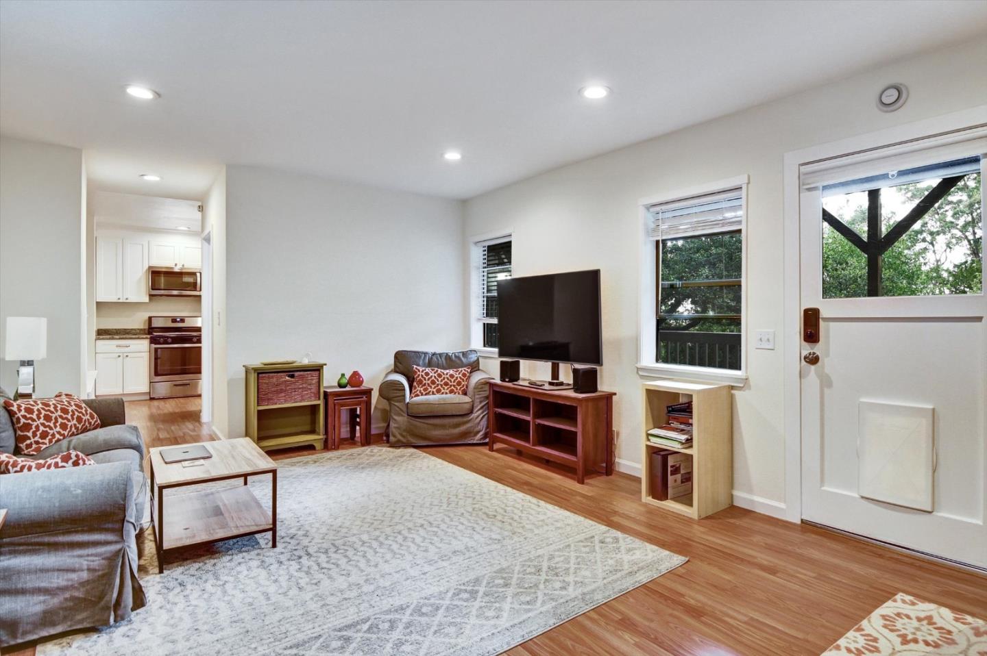 Detail Gallery Image 42 of 56 For 2323 Mastlands Dr, Oakland,  CA 94611 - 5 Beds | 4/1 Baths