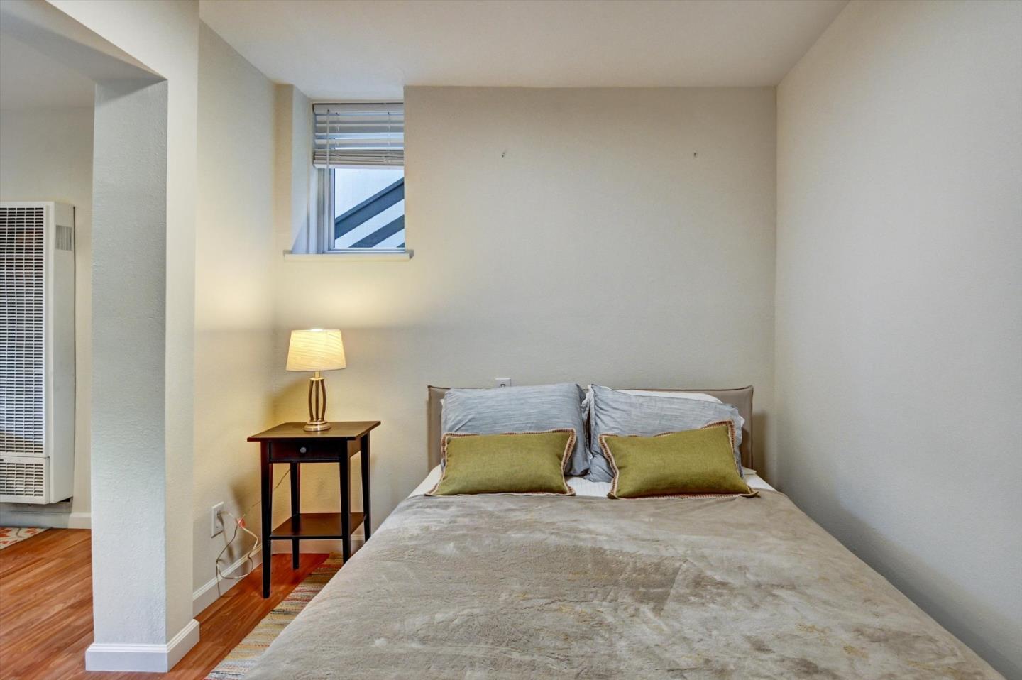 Detail Gallery Image 43 of 56 For 2323 Mastlands Dr, Oakland,  CA 94611 - 5 Beds | 4/1 Baths