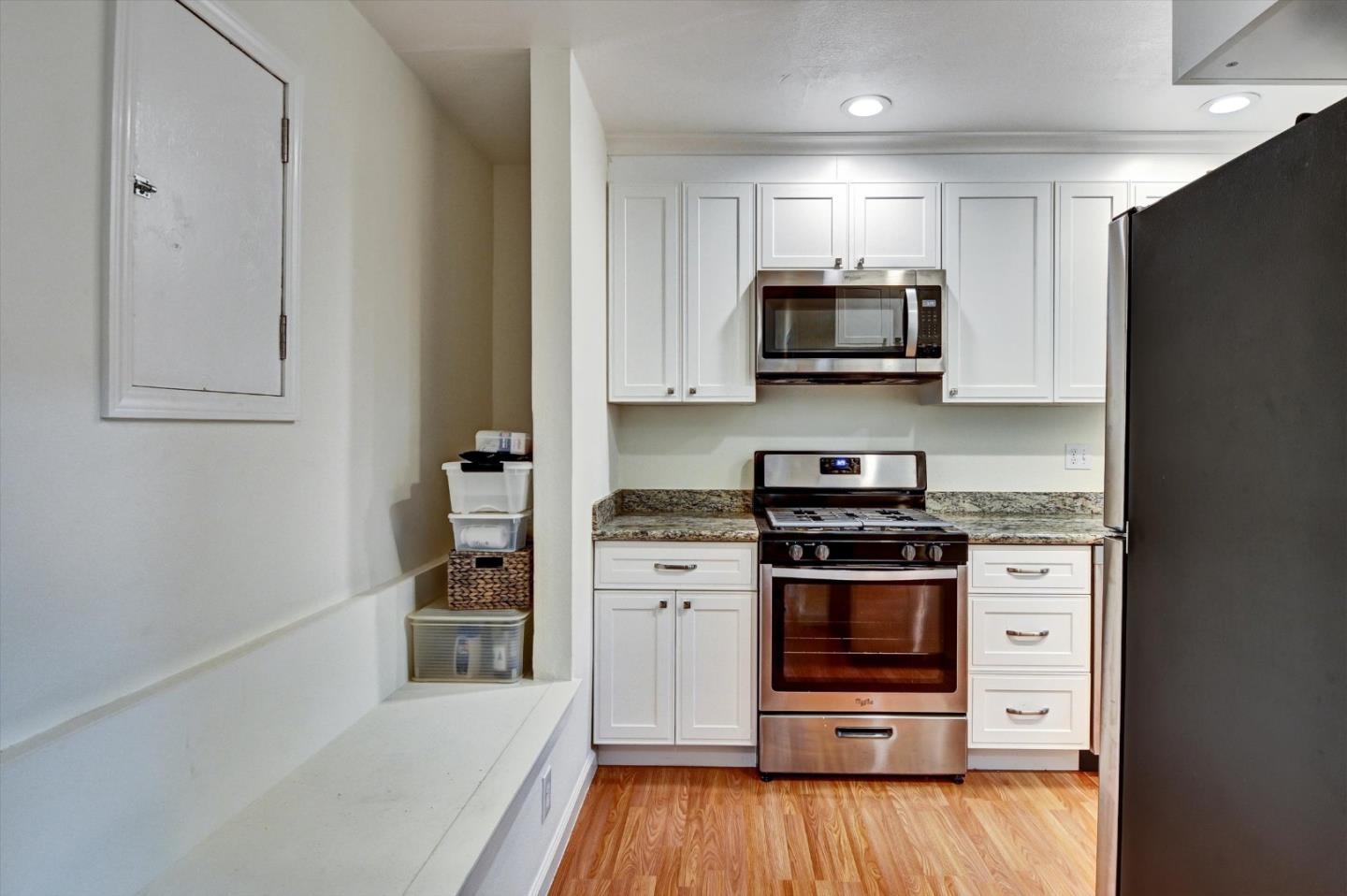 Detail Gallery Image 44 of 56 For 2323 Mastlands Dr, Oakland,  CA 94611 - 5 Beds | 4/1 Baths