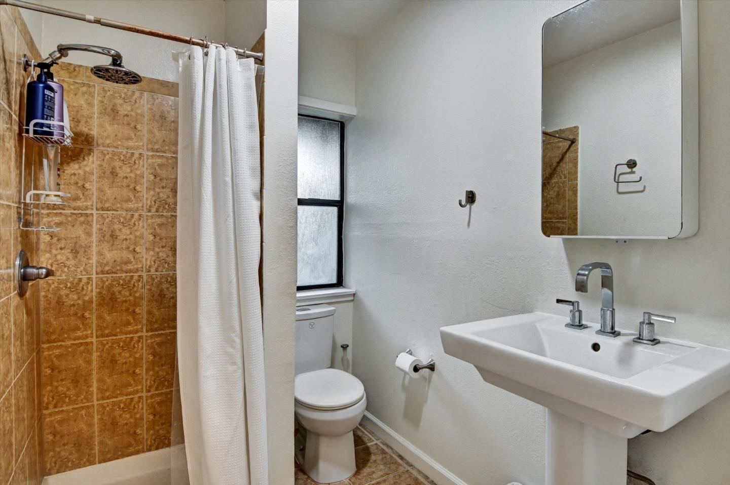 Detail Gallery Image 47 of 56 For 2323 Mastlands Dr, Oakland,  CA 94611 - 5 Beds | 4/1 Baths