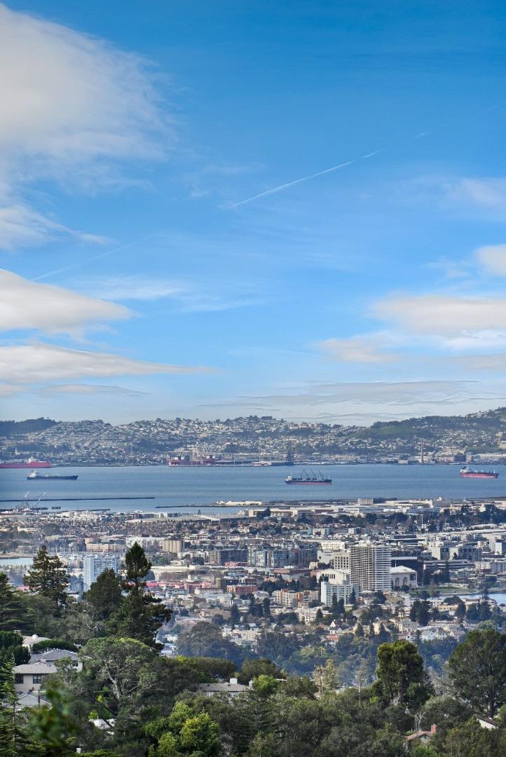 Detail Gallery Image 55 of 56 For 2323 Mastlands Dr, Oakland,  CA 94611 - 5 Beds | 4/1 Baths