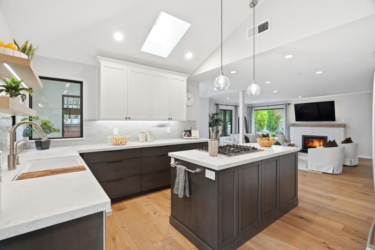 Detail Gallery Image 11 of 44 For 49 Fillmer Ave, Los Gatos,  CA 95030 - 4 Beds | 3 Baths