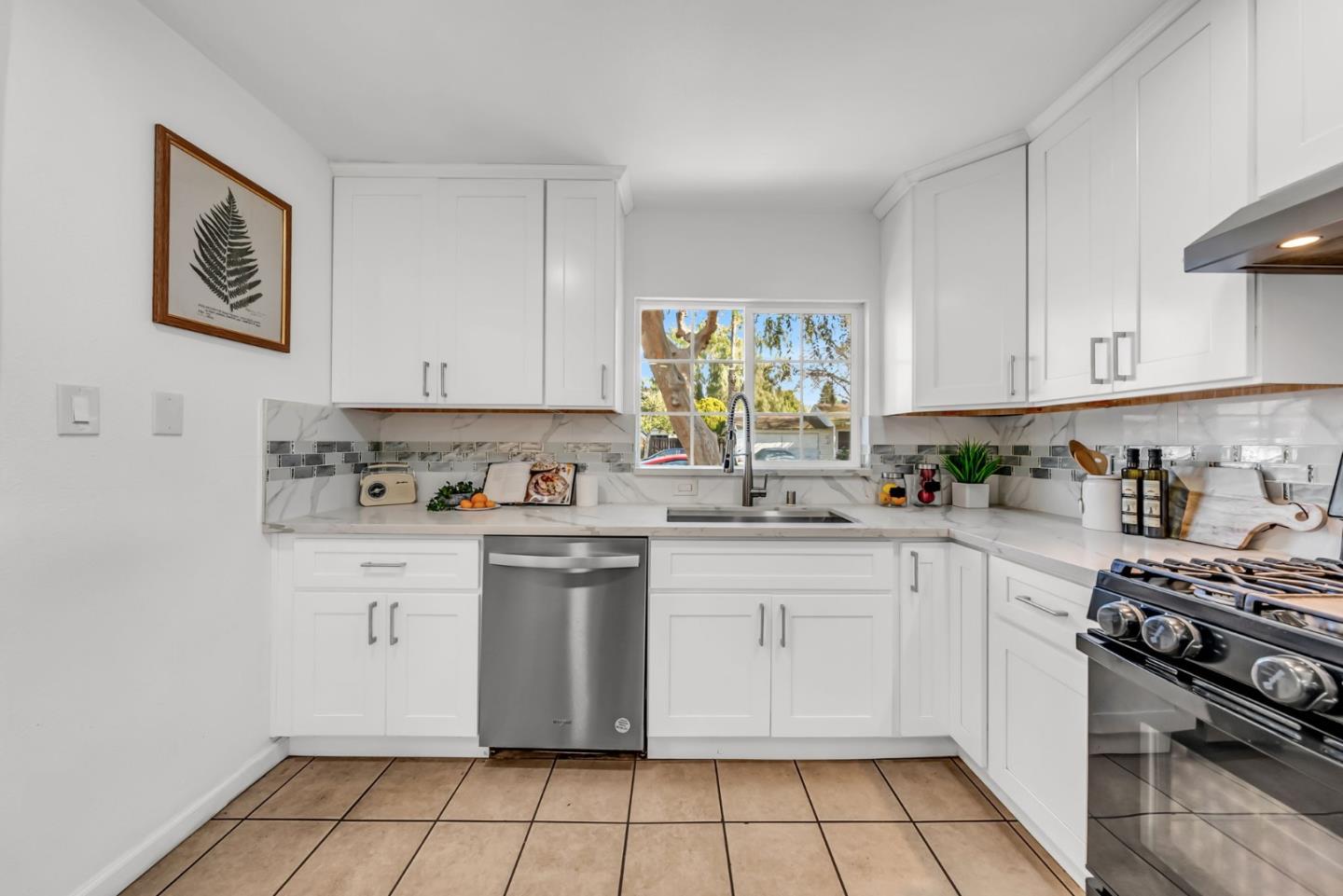 Detail Gallery Image 15 of 47 For 73 Alexander Ct, San Jose,  CA 95116 - 4 Beds | 2 Baths