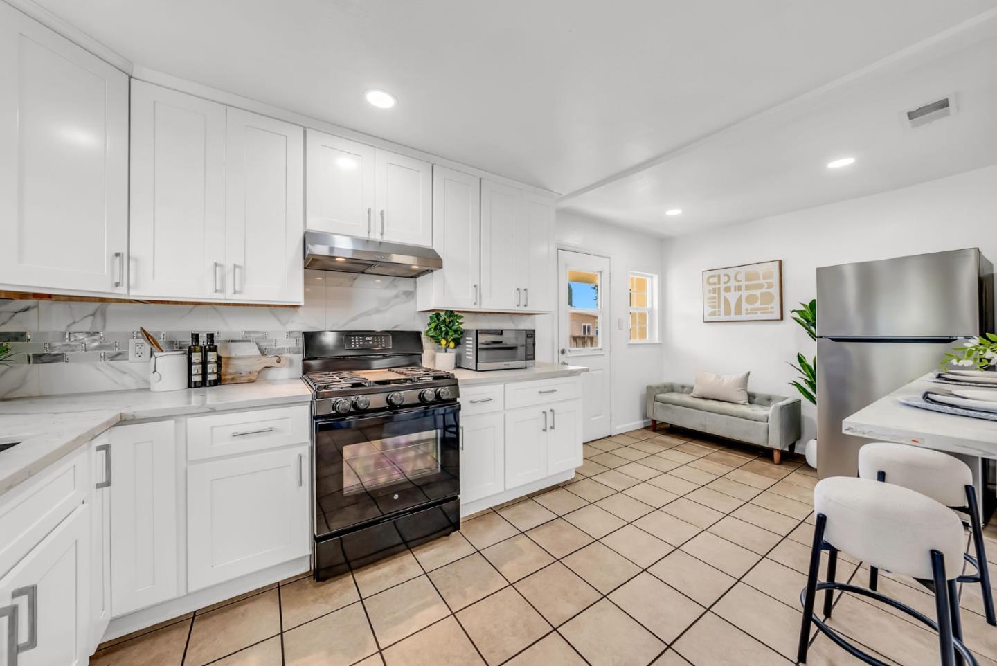 Detail Gallery Image 16 of 47 For 73 Alexander Ct, San Jose,  CA 95116 - 4 Beds | 2 Baths