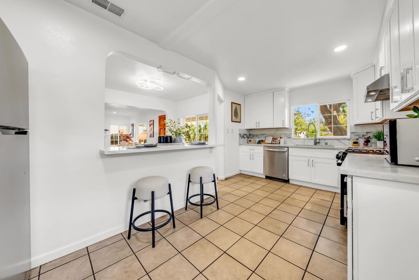 Detail Gallery Image 20 of 47 For 73 Alexander Ct, San Jose,  CA 95116 - 4 Beds | 2 Baths