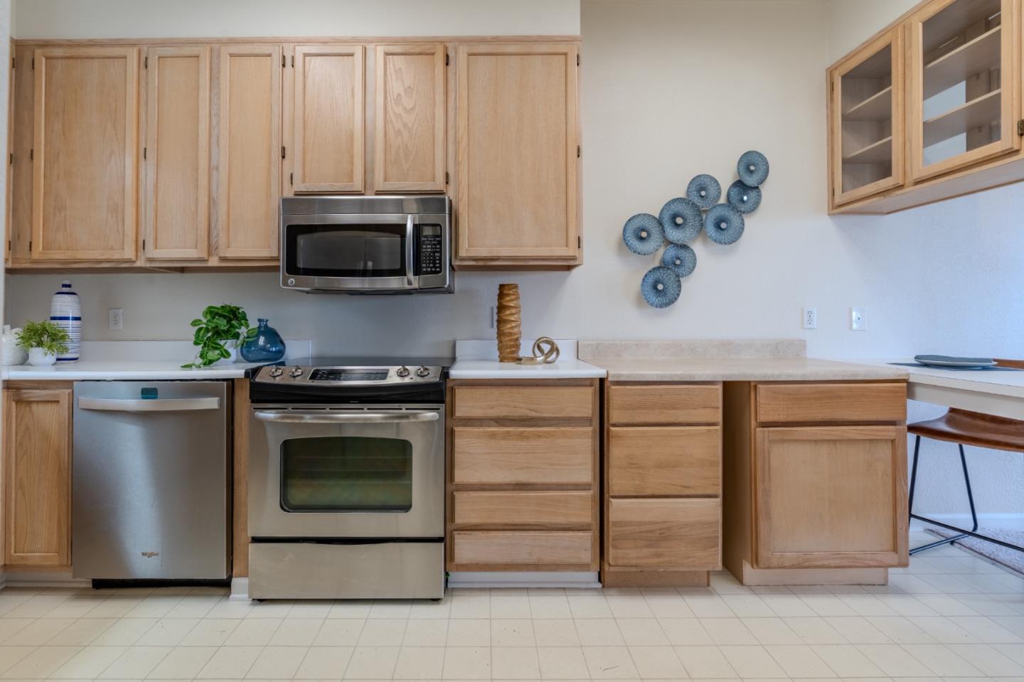 Detail Gallery Image 16 of 38 For 237 Bellevue Ave, Daly City,  CA 94014 - 3 Beds | 2/1 Baths