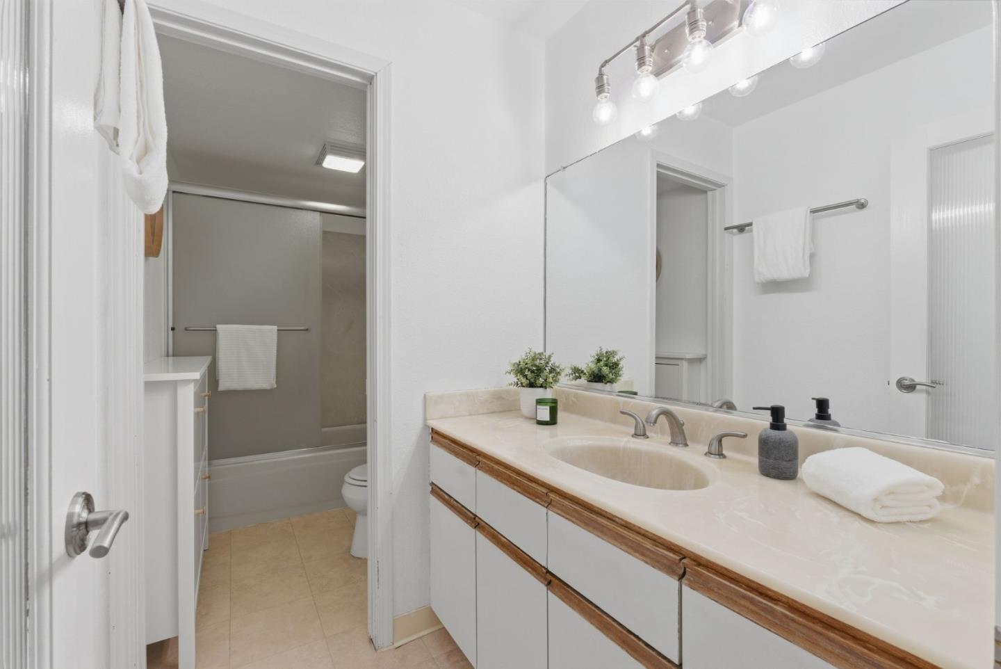 Detail Gallery Image 9 of 21 For 1020 San Gabriel Cir #446,  Daly City,  CA 94014 - 1 Beds | 1 Baths