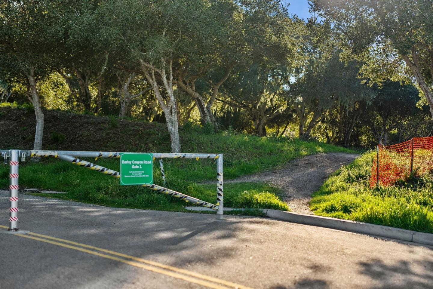 Detail Gallery Image 34 of 42 For 15 Del Rey Cir, Salinas,  CA 93901 - 4 Beds | 3 Baths