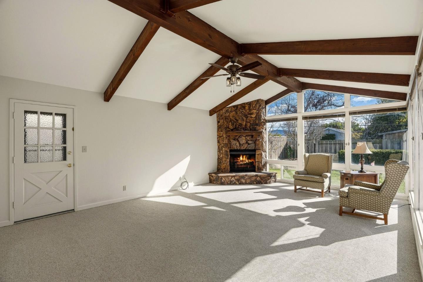 Detail Gallery Image 8 of 42 For 15 Del Rey Cir, Salinas,  CA 93901 - 4 Beds | 3 Baths