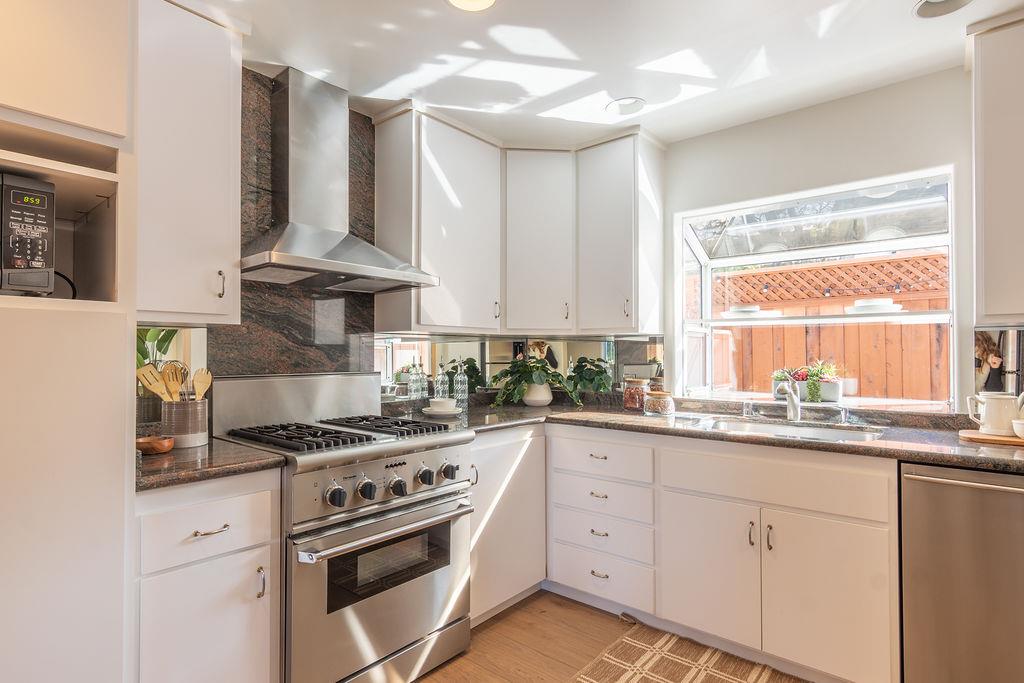 Detail Gallery Image 16 of 42 For 3455 Dover Rd, Redwood City,  CA 94061 - 3 Beds | 3 Baths