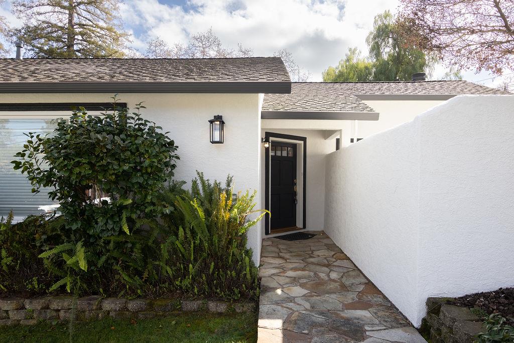 Detail Gallery Image 4 of 42 For 3455 Dover Rd, Redwood City,  CA 94061 - 3 Beds | 3 Baths