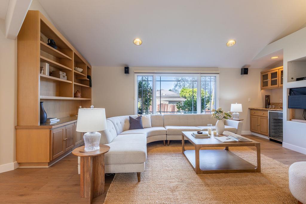 Detail Gallery Image 6 of 42 For 3455 Dover Rd, Redwood City,  CA 94061 - 3 Beds | 3 Baths