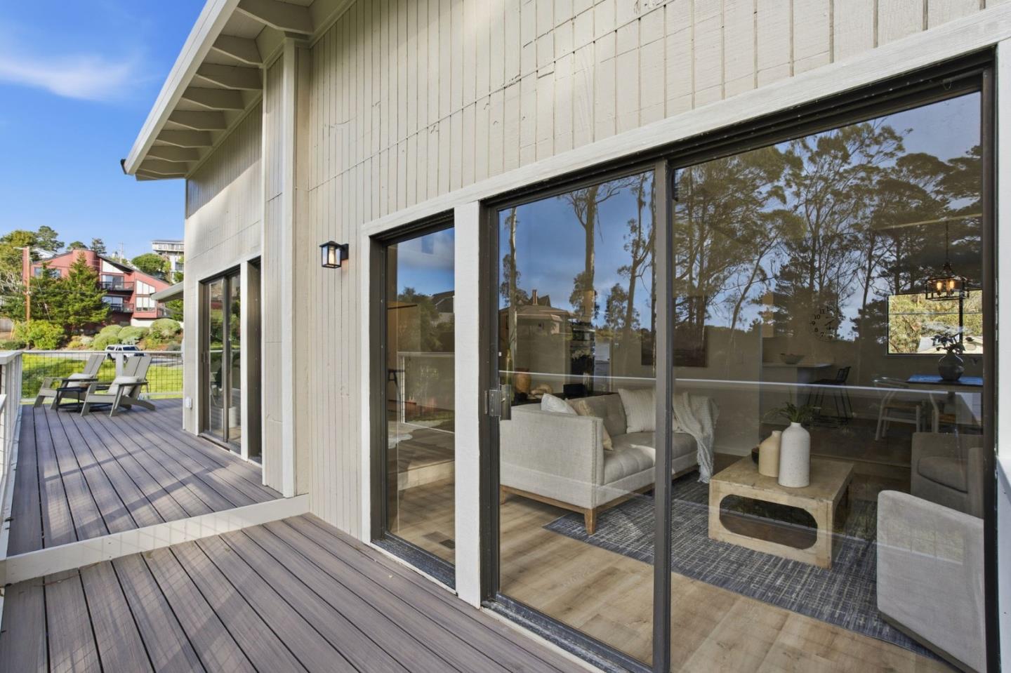 Detail Gallery Image 10 of 71 For 563 El Granada Blvd, El Granada,  CA 94018 - 3 Beds | 2/1 Baths