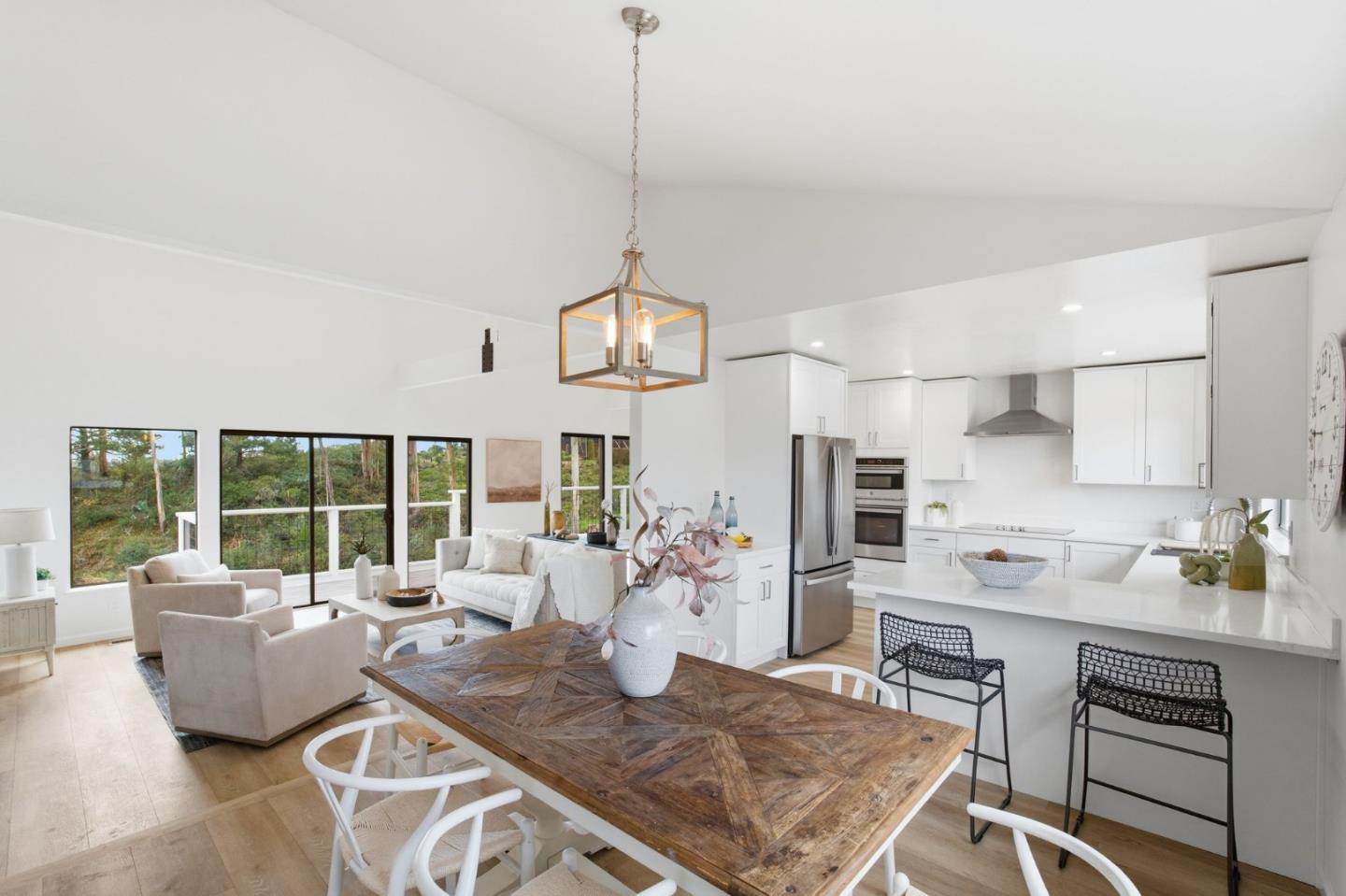 Detail Gallery Image 13 of 71 For 563 El Granada Blvd, El Granada,  CA 94018 - 3 Beds | 2/1 Baths