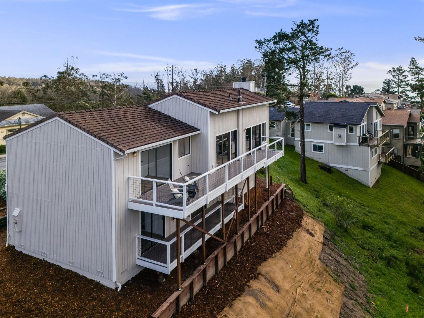 Detail Gallery Image 57 of 71 For 563 El Granada Blvd, El Granada,  CA 94018 - 3 Beds | 2/1 Baths