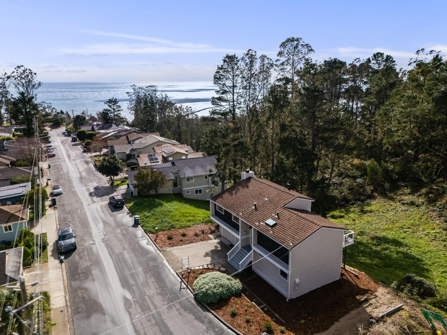 Detail Gallery Image 64 of 71 For 563 El Granada Blvd, El Granada,  CA 94018 - 3 Beds | 2/1 Baths