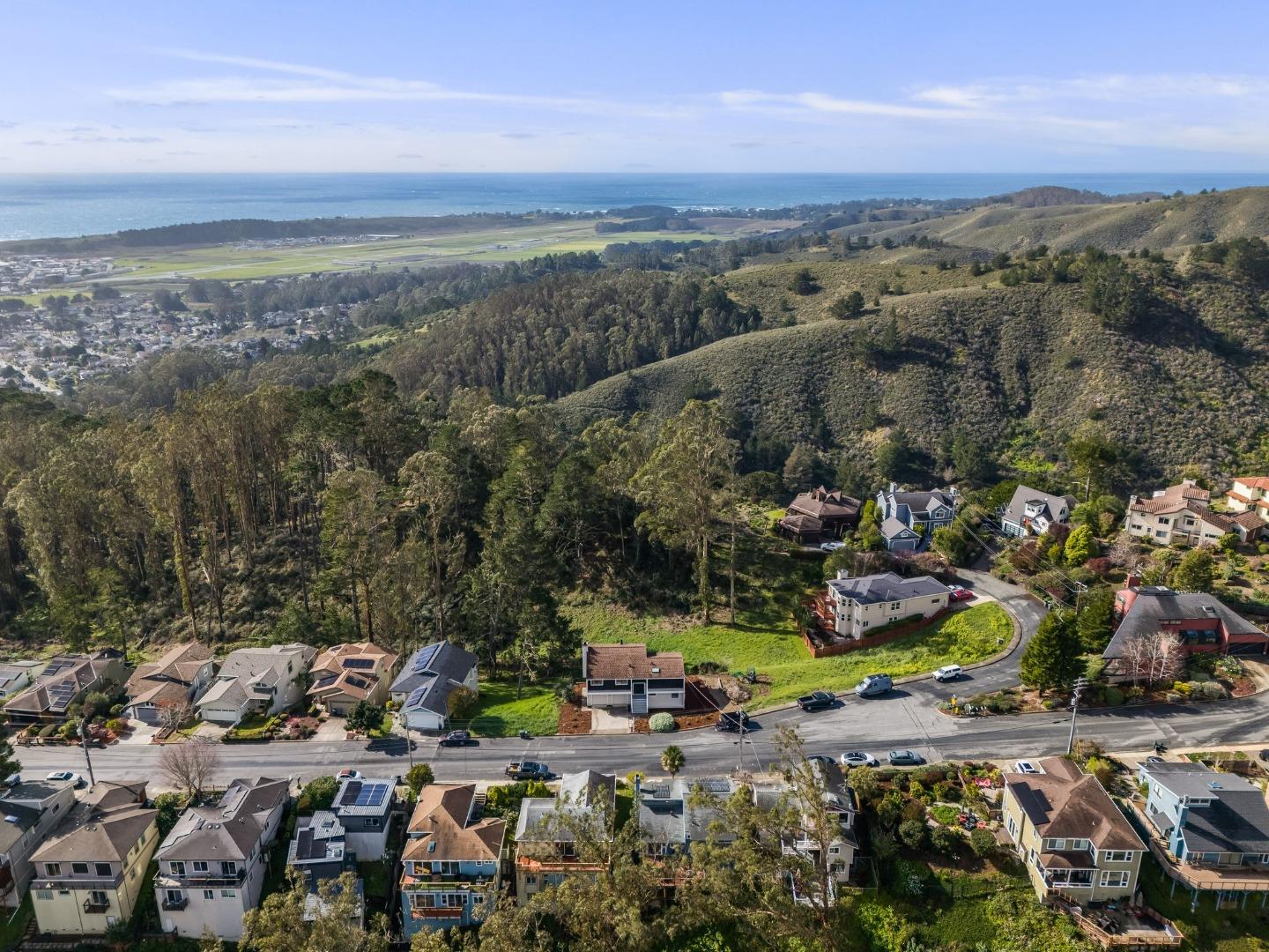 Detail Gallery Image 68 of 71 For 563 El Granada Blvd, El Granada,  CA 94018 - 3 Beds | 2/1 Baths