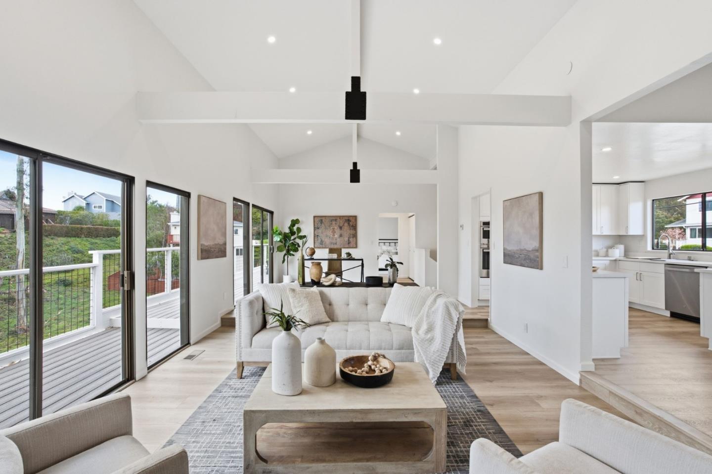 Detail Gallery Image 8 of 71 For 563 El Granada Blvd, El Granada,  CA 94018 - 3 Beds | 2/1 Baths