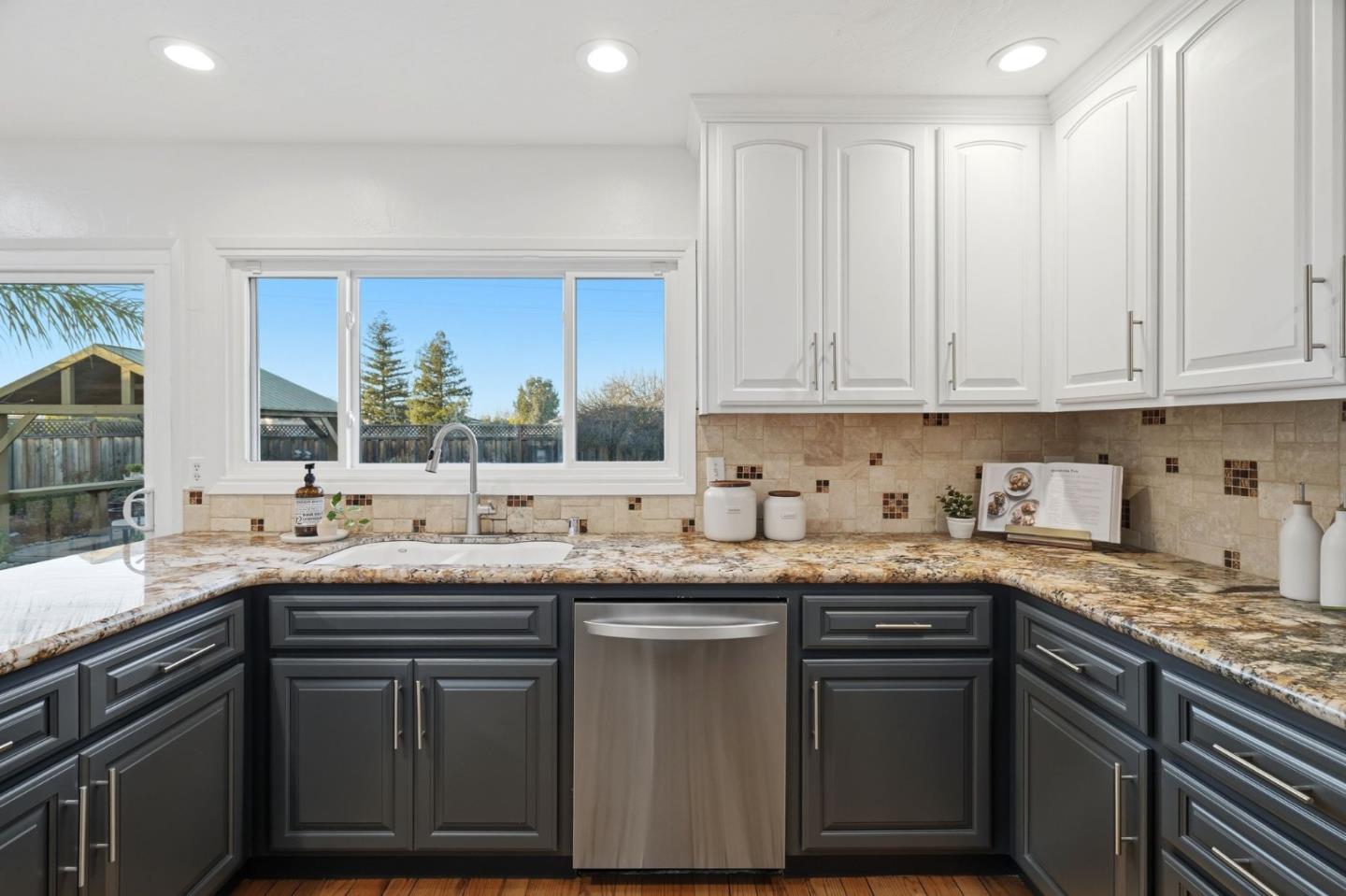 Detail Gallery Image 16 of 66 For 1459 Nesbit Ct, San Jose,  CA 95120 - 4 Beds | 2/1 Baths