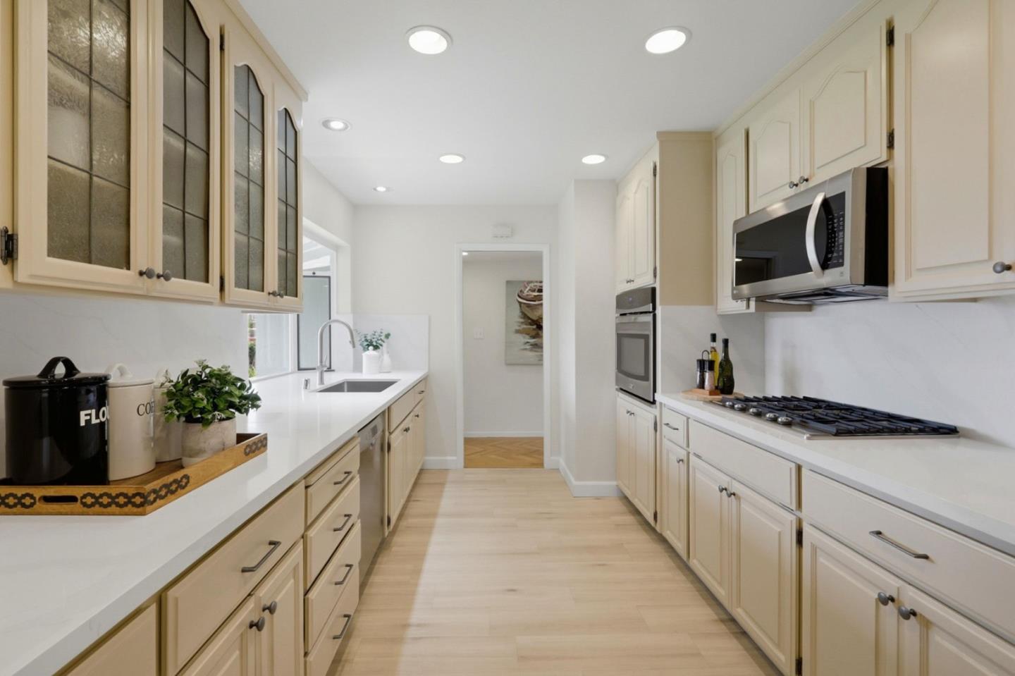 Detail Gallery Image 13 of 40 For 1953 Abinante Ln, San Jose,  CA 95124 - 3 Beds | 2/1 Baths