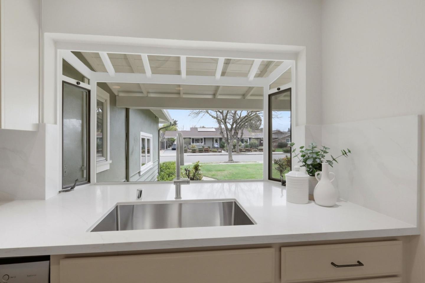 Detail Gallery Image 16 of 40 For 1953 Abinante Ln, San Jose,  CA 95124 - 3 Beds | 2/1 Baths