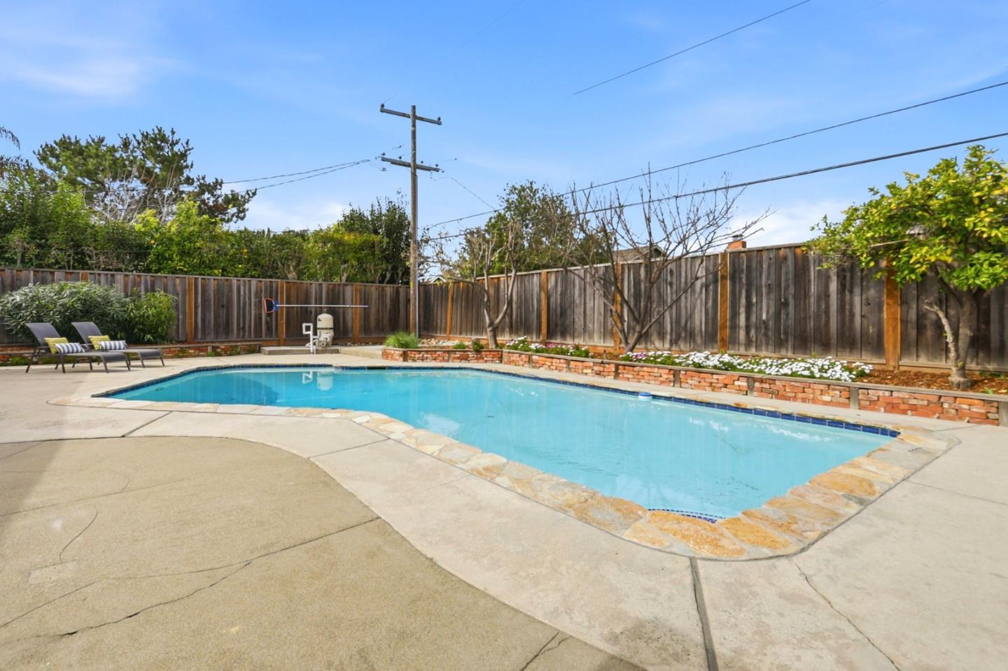 Detail Gallery Image 36 of 40 For 1953 Abinante Ln, San Jose,  CA 95124 - 3 Beds | 2/1 Baths