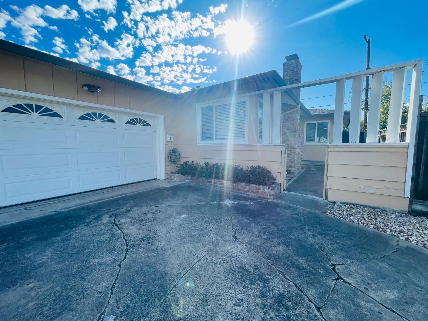 Detail Gallery Image 2 of 26 For 2186 San Rafael, Santa Clara,  CA 95051 - 3 Beds | 2 Baths