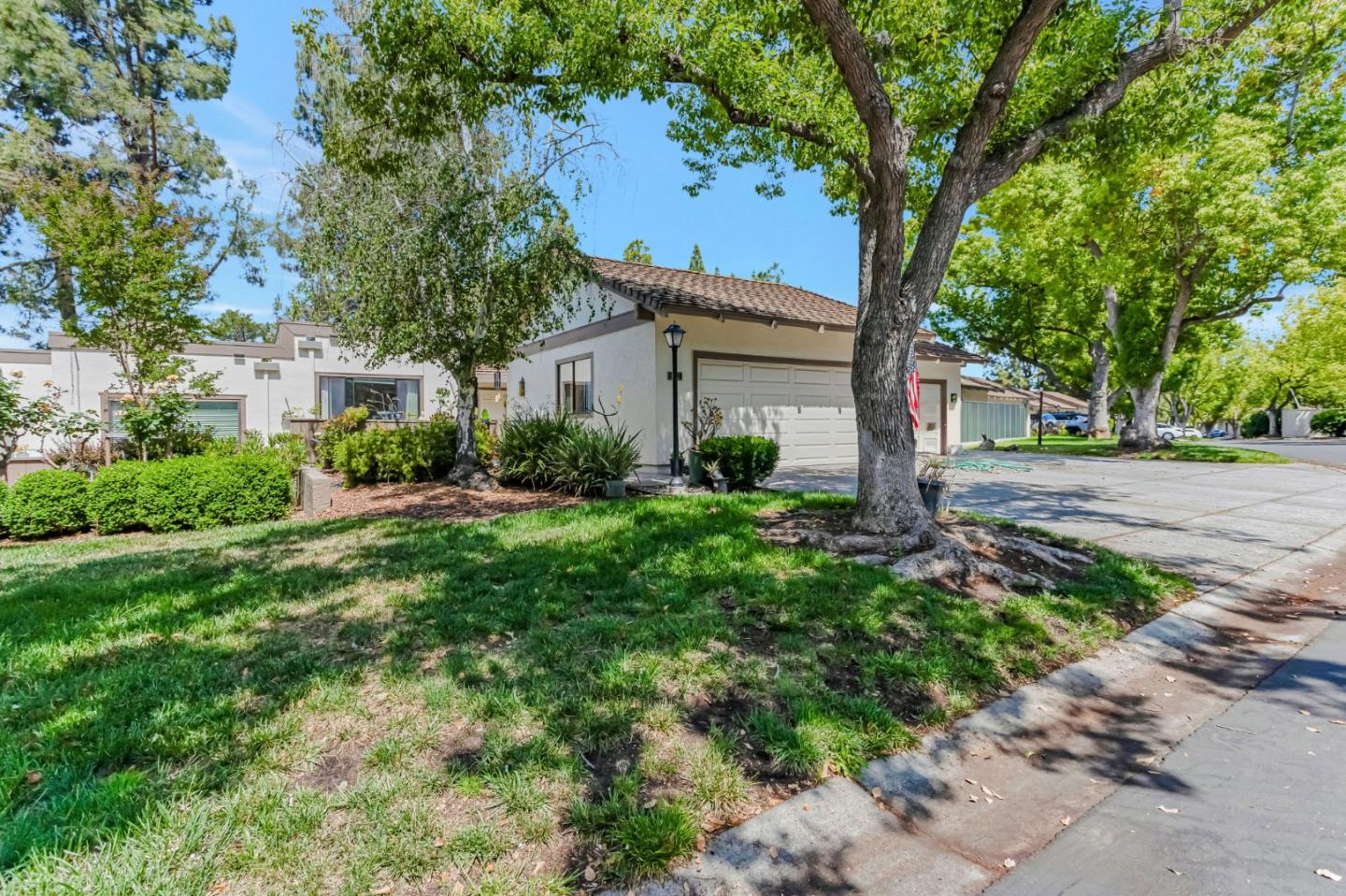 Detail Gallery Image 2 of 14 For 6202 Gerdts Dr, San Jose,  CA 95135 - 2 Beds | 2 Baths