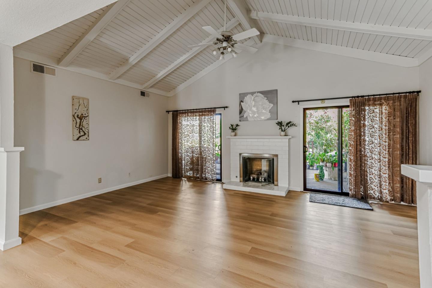 Detail Gallery Image 3 of 14 For 6202 Gerdts Dr, San Jose,  CA 95135 - 2 Beds | 2 Baths