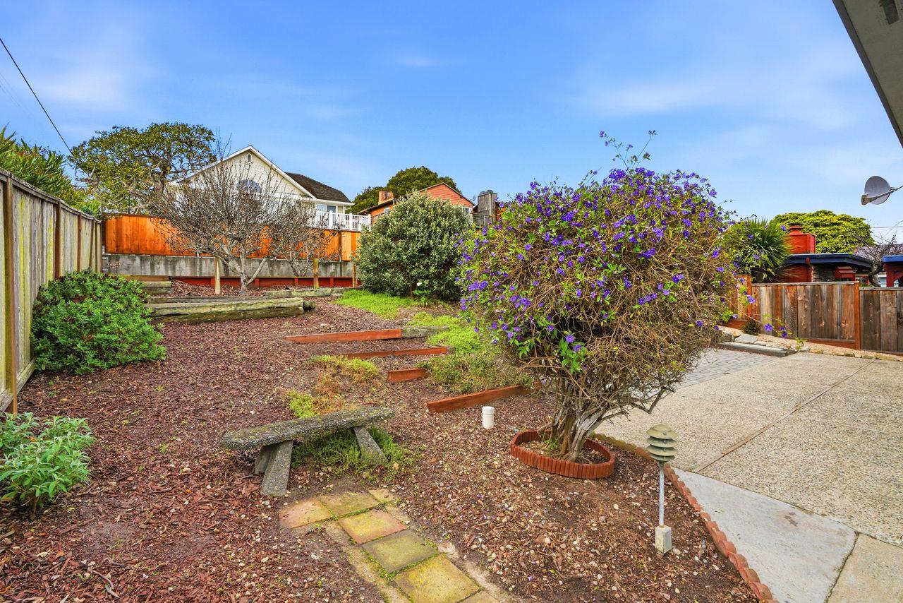 Detail Gallery Image 24 of 39 For 701 Archer St, Monterey,  CA 93940 - 3 Beds | 3 Baths