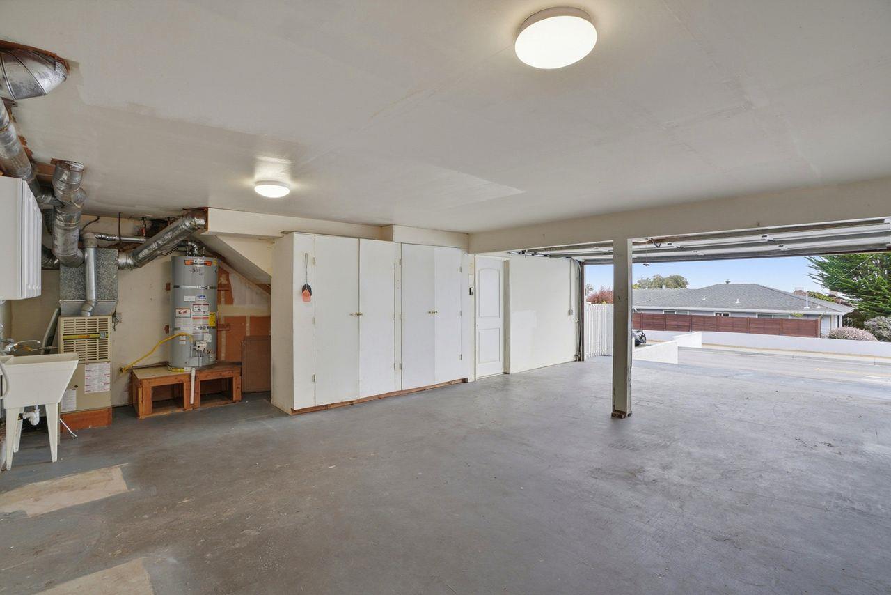 Detail Gallery Image 33 of 39 For 701 Archer St, Monterey,  CA 93940 - 3 Beds | 3 Baths