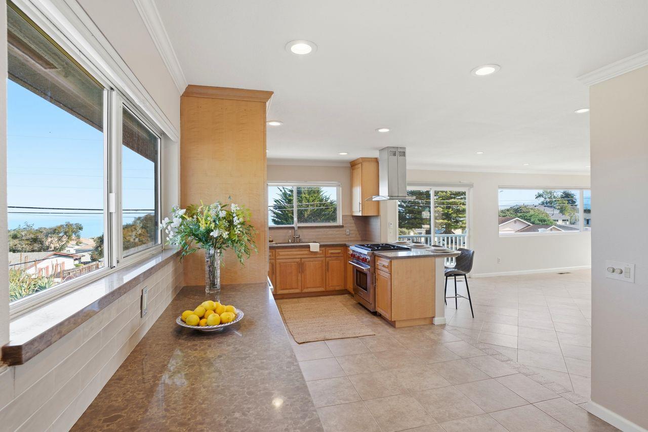 Detail Gallery Image 6 of 39 For 701 Archer St, Monterey,  CA 93940 - 3 Beds | 3 Baths