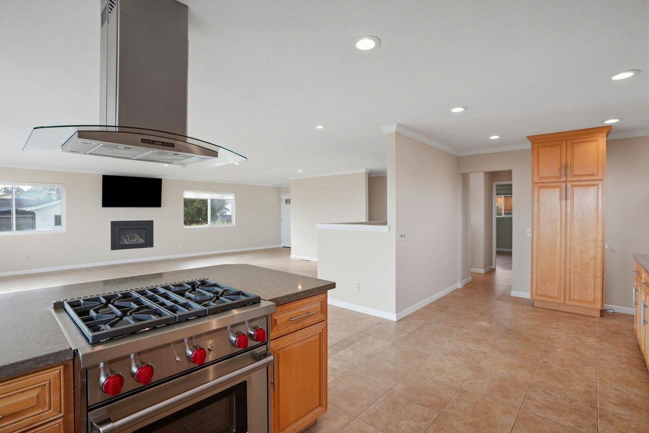 Detail Gallery Image 9 of 39 For 701 Archer St, Monterey,  CA 93940 - 3 Beds | 3 Baths