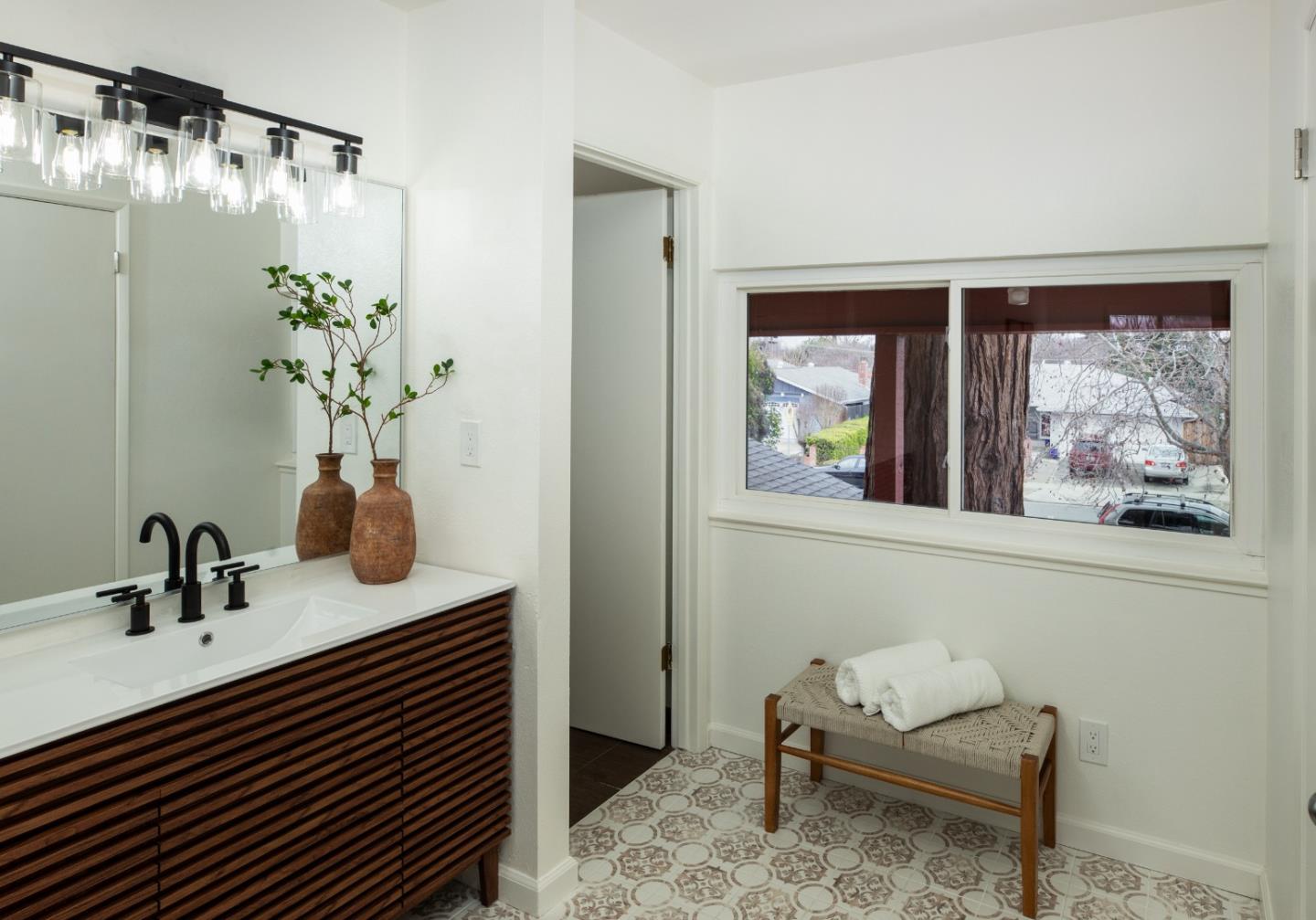 Detail Gallery Image 16 of 33 For 2245 S San Tomas Aquino Rd, Campbell,  CA 95008 - 4 Beds | 2/1 Baths