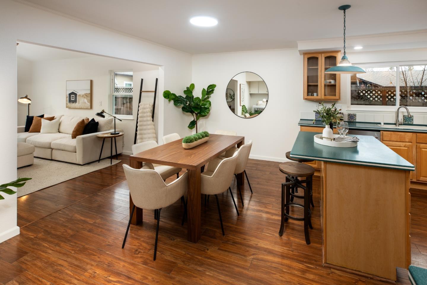 Detail Gallery Image 6 of 33 For 2245 S San Tomas Aquino Rd, Campbell,  CA 95008 - 4 Beds | 2/1 Baths