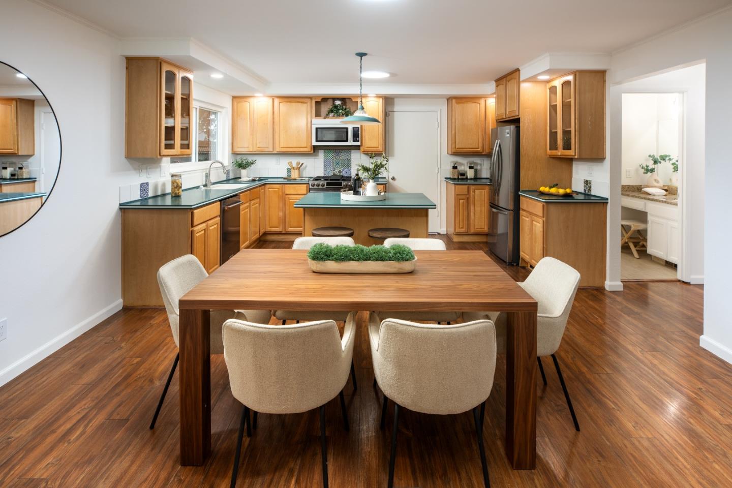 Detail Gallery Image 7 of 33 For 2245 S San Tomas Aquino Rd, Campbell,  CA 95008 - 4 Beds | 2/1 Baths