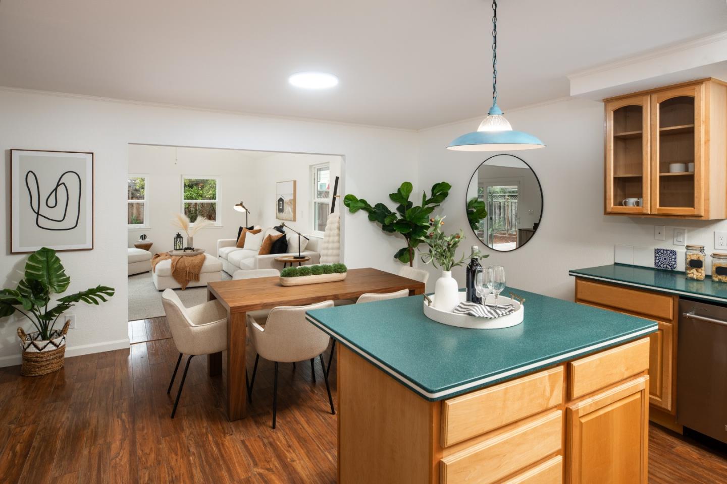 Detail Gallery Image 9 of 33 For 2245 S San Tomas Aquino Rd, Campbell,  CA 95008 - 4 Beds | 2/1 Baths