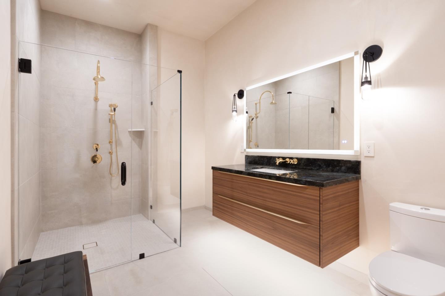 Detail Gallery Image 11 of 14 For 520 Lighthouse Ave #301,  Pacific Grove,  CA 93950 - 2 Beds | 2/1 Baths