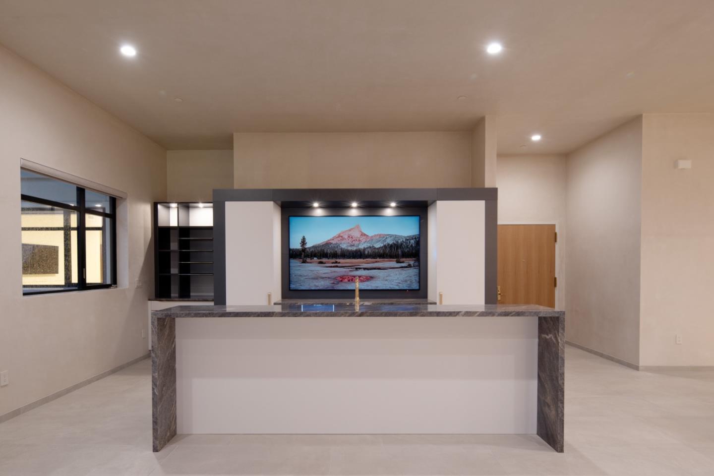 Detail Gallery Image 8 of 14 For 520 Lighthouse Ave #301,  Pacific Grove,  CA 93950 - 2 Beds | 2/1 Baths