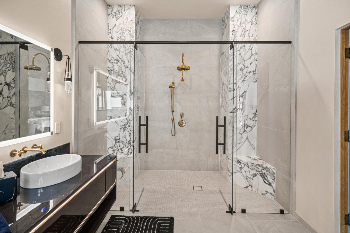 Detail Gallery Image 9 of 14 For 520 Lighthouse Ave #301,  Pacific Grove,  CA 93950 - 2 Beds | 2/1 Baths