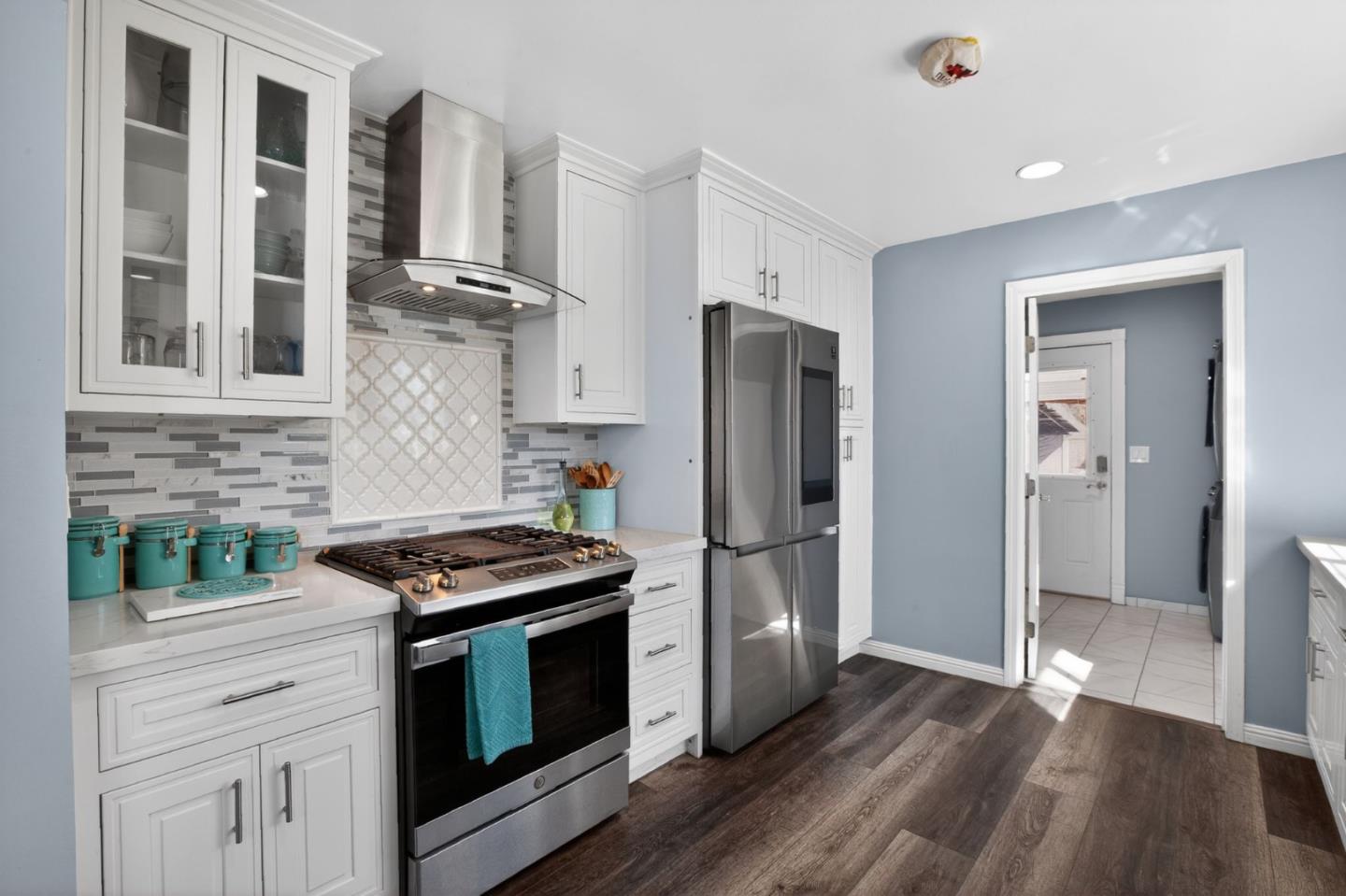 Detail Gallery Image 4 of 27 For 24 Amesti Rd, Watsonville,  CA 95076 - 3 Beds | 1/1 Baths